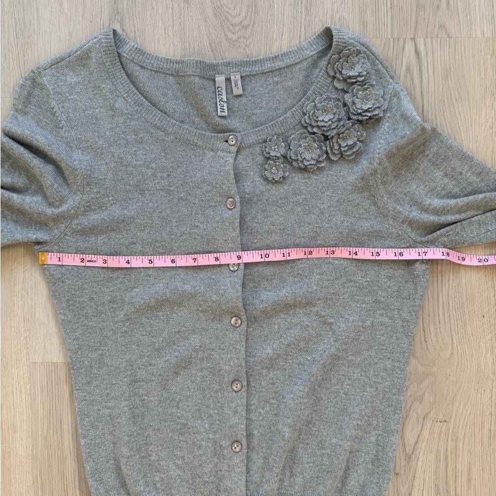 Nordstrom Caslon Gray Floral Button-Up Appliqué Cardigan Sweater Cashmere Size S - Picture 5 of 9
